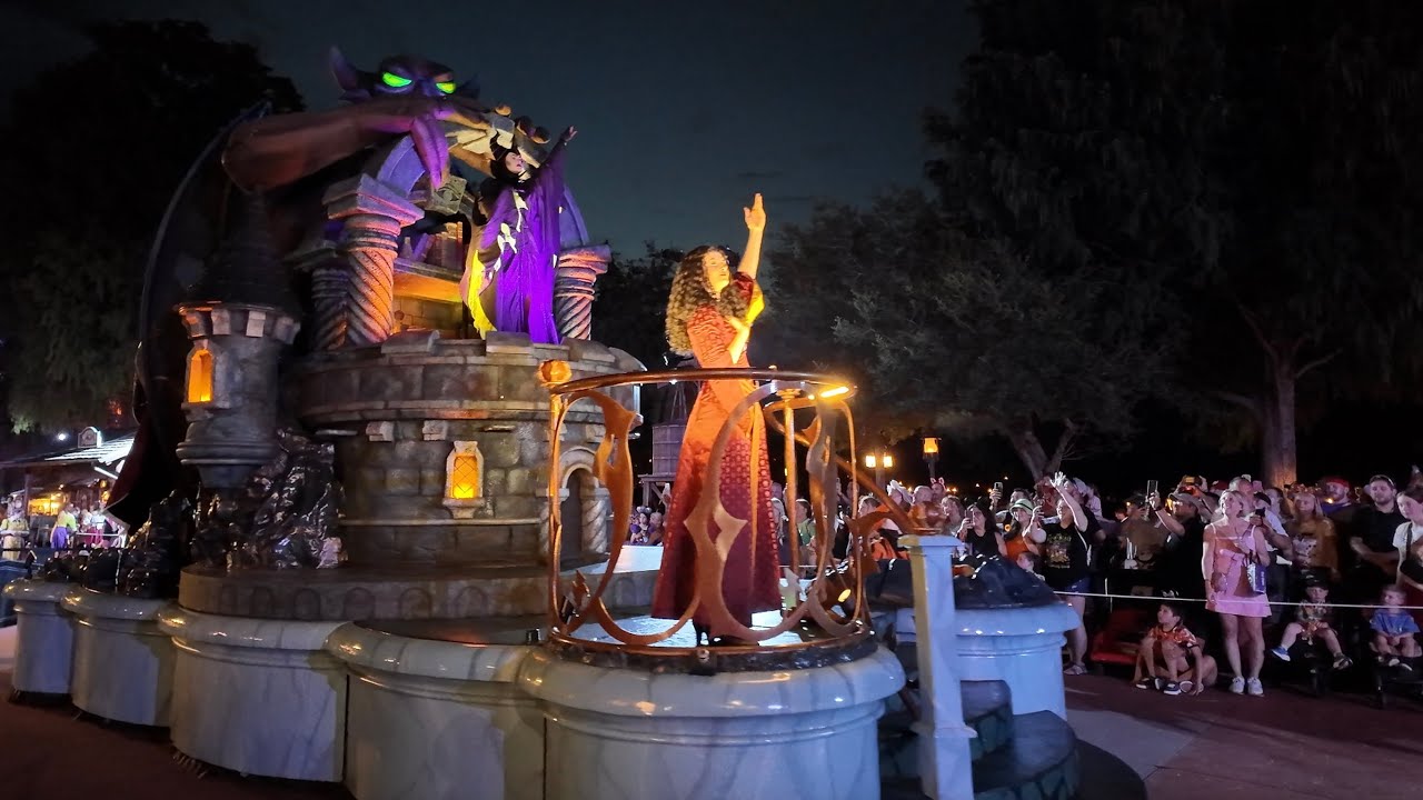 Mickey's Boo To You Halloween Parade 2025 FULL Show Experience | Magic Kingdom