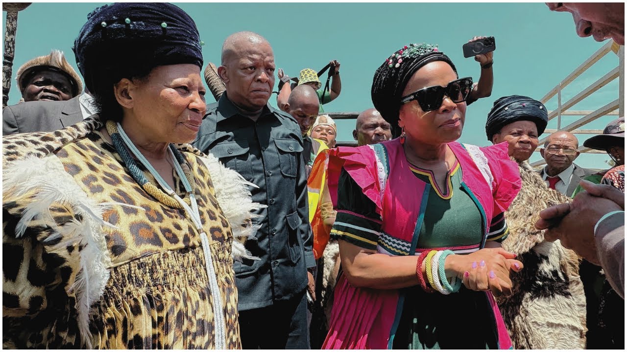 Dr. Phophi Ramathuba pays courtesy visit to Acting Queen Manyaku Thulare of the Bapedi Kingship
