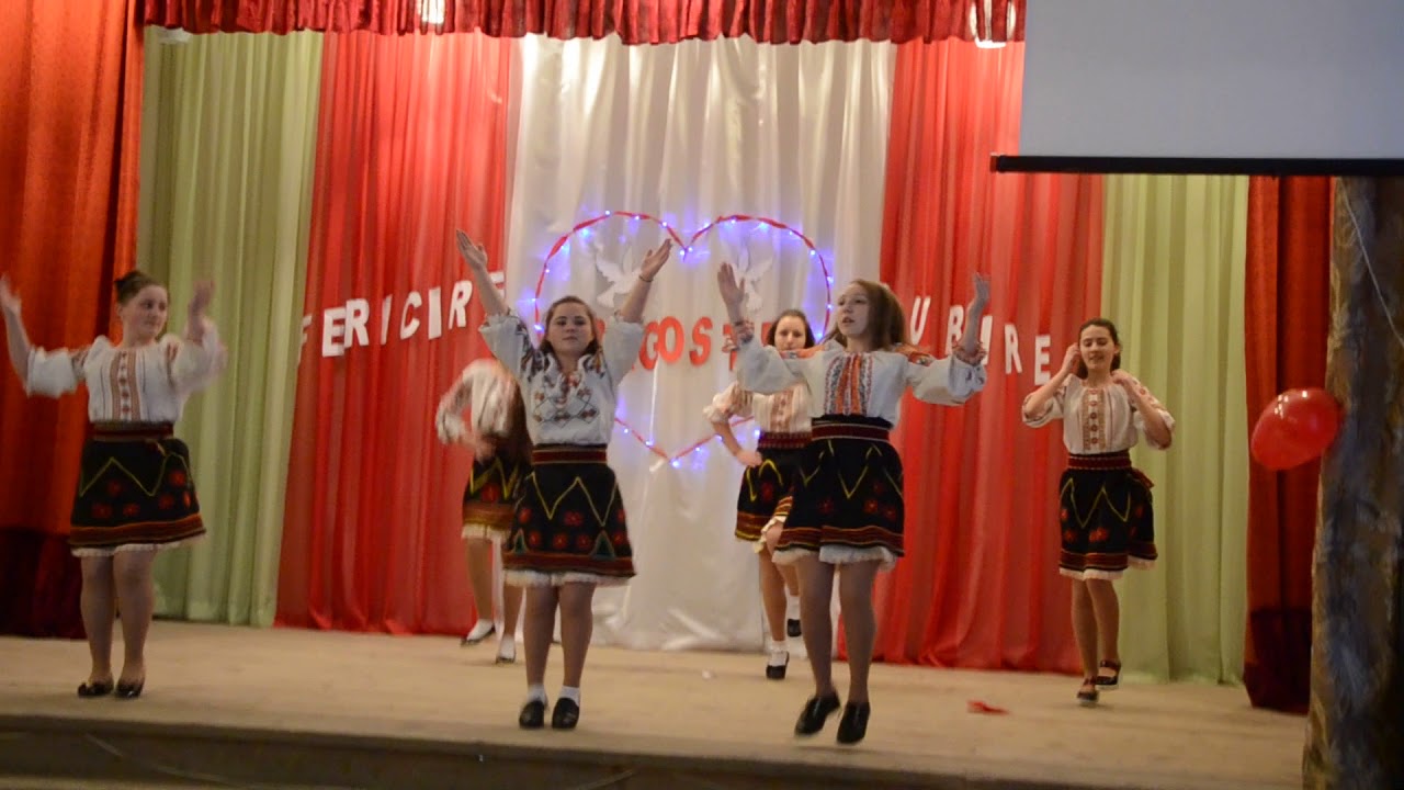 Dragobetele saruta fetele cl. a VIII-a ,,Dans popular