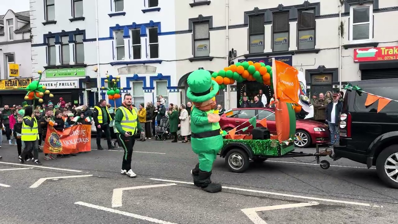 St. Patrick’s Day Parade in Lurgan Town in Northern Ireland☘️4K (60fps)