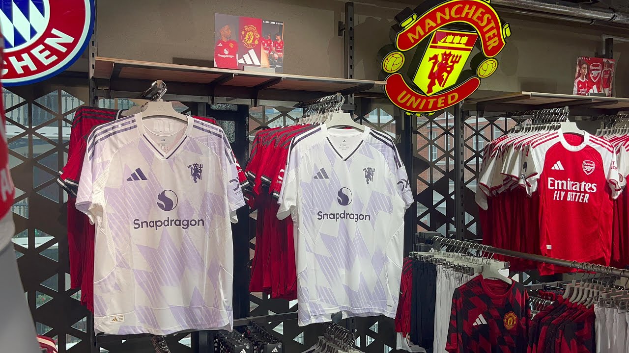 NEW: Manchester United AWAY kit 2025/2026 | Authentic v Replica Hands on Review