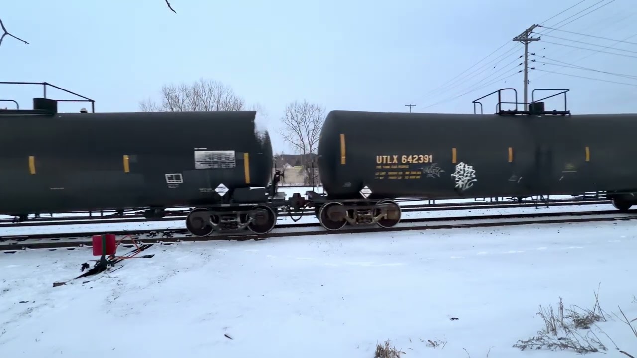 Railfanning St. Paul mn. Lots of great action and lots of trains. Must watch.