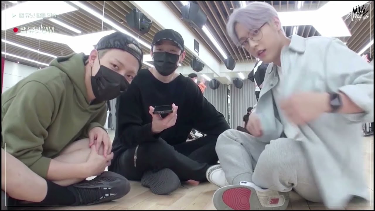 [Eng Sub] ATEEZ Hongjoong & Wooyoung Cut Stray Kids' Kingdom Behind (Ft. Mayfly)
