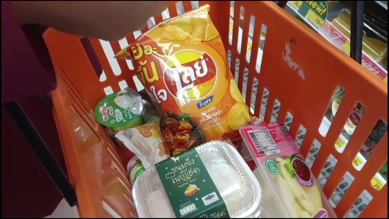 VLOG DIARIES EP1: TRAVELING TO THAILAND 🇹🇭