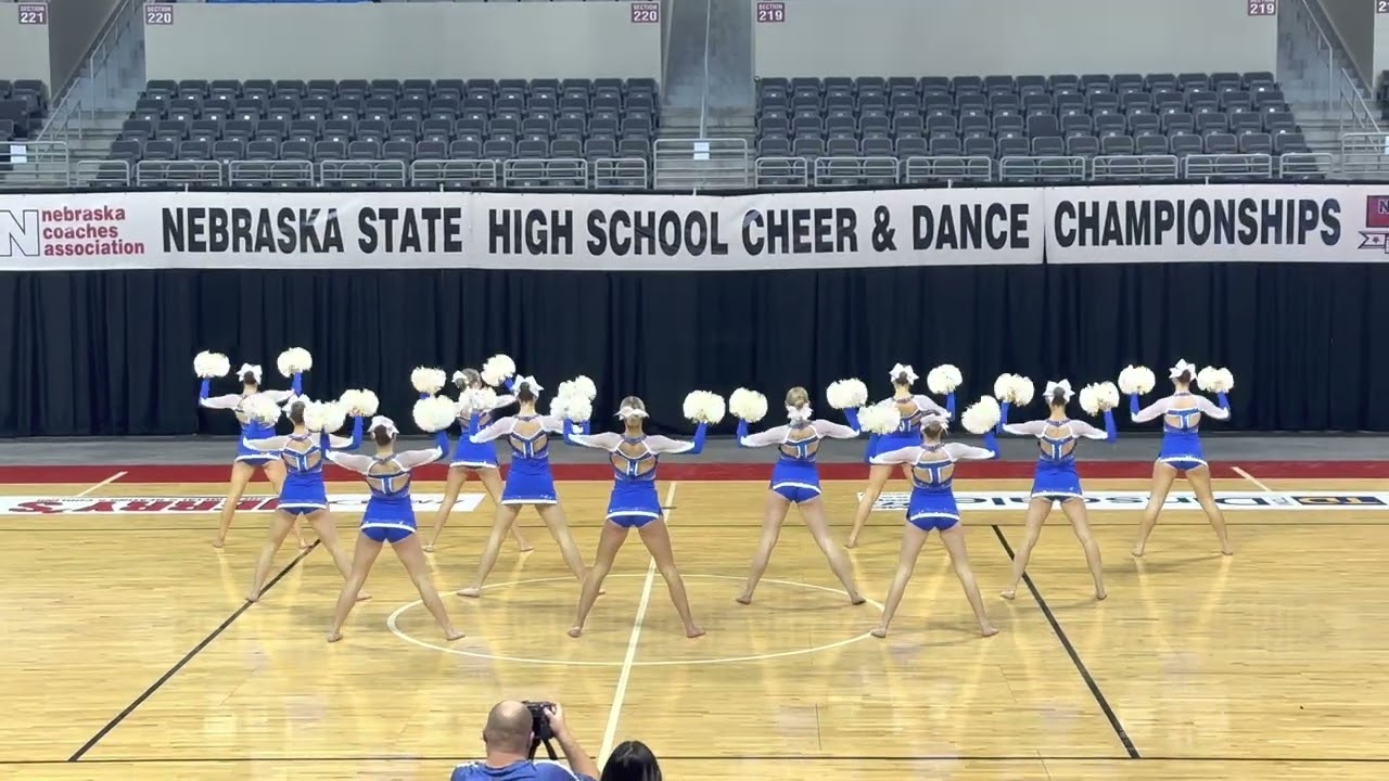 Papillion La-Vista South Dance Team Pom Routine 2022-2023
