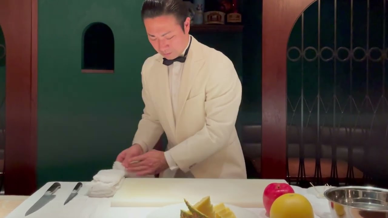 Bartenders' Technique: バーテンダー技術探訪 第19回 2022年度 全国バーテンダー技能競技大会 試技・解説 課題カクテル部門/フルーツ・カッティング部門