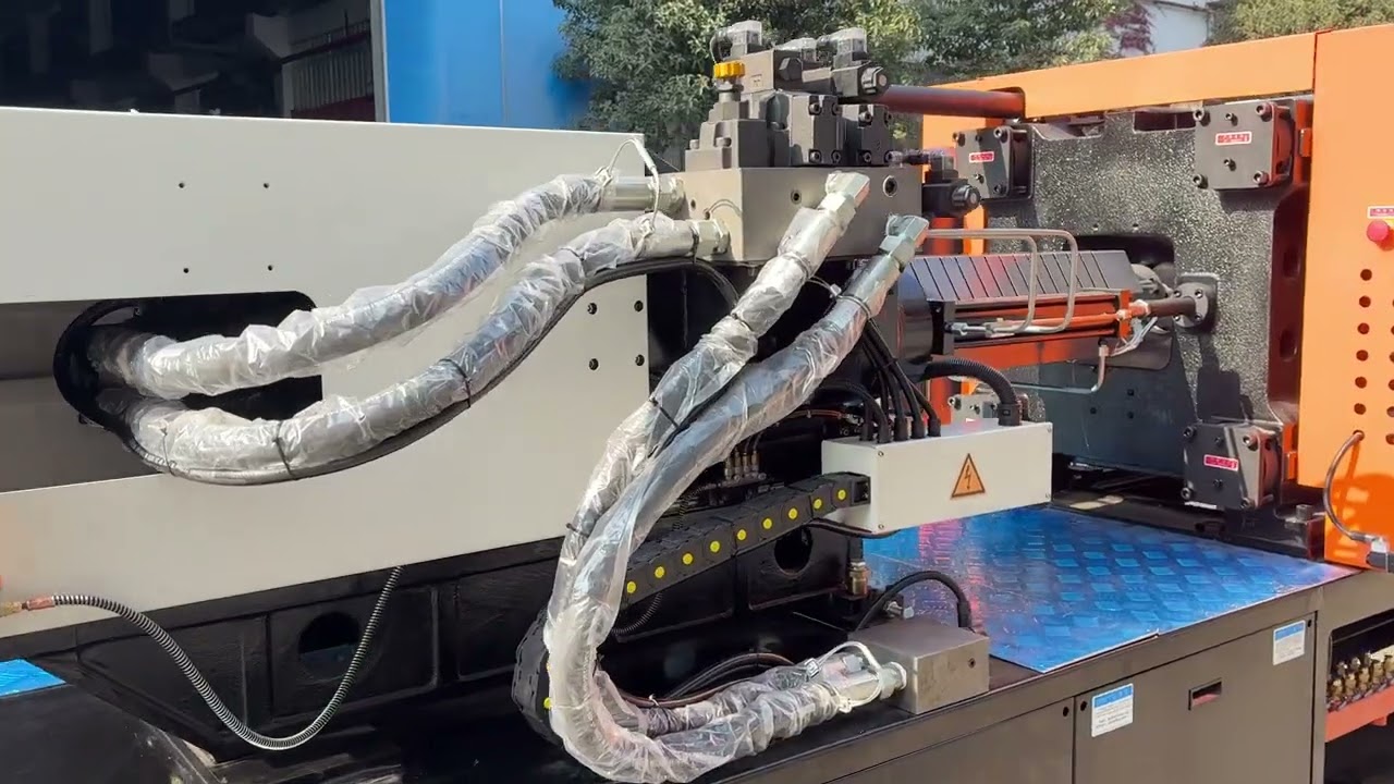 230ton INJECTION MACHINE  Ningbo union power machinery co.,Ltd