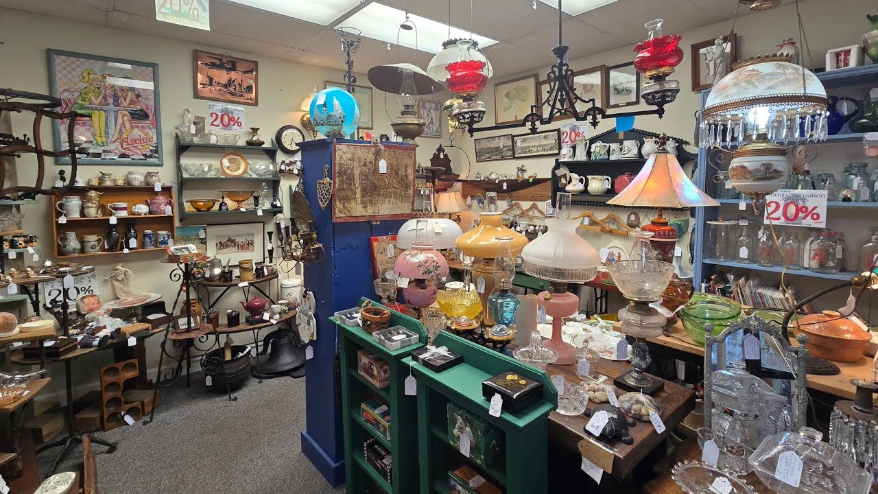Burning Sensation Antiques Booth Tour & Shop at Grey Barn Andover NJ|Antiquing & Thrifting Vintage
