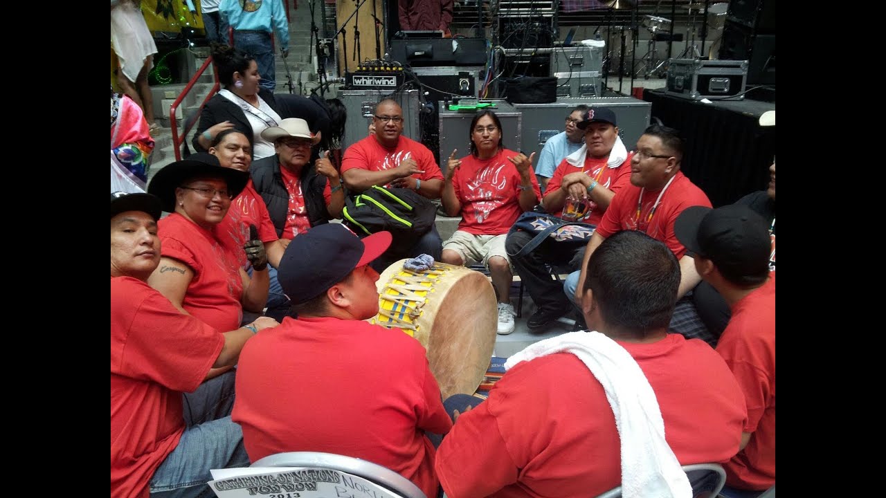 North Bear Singers LIVE at Gathering of Nations (GON) 2013 - (Teen) Traditional Song