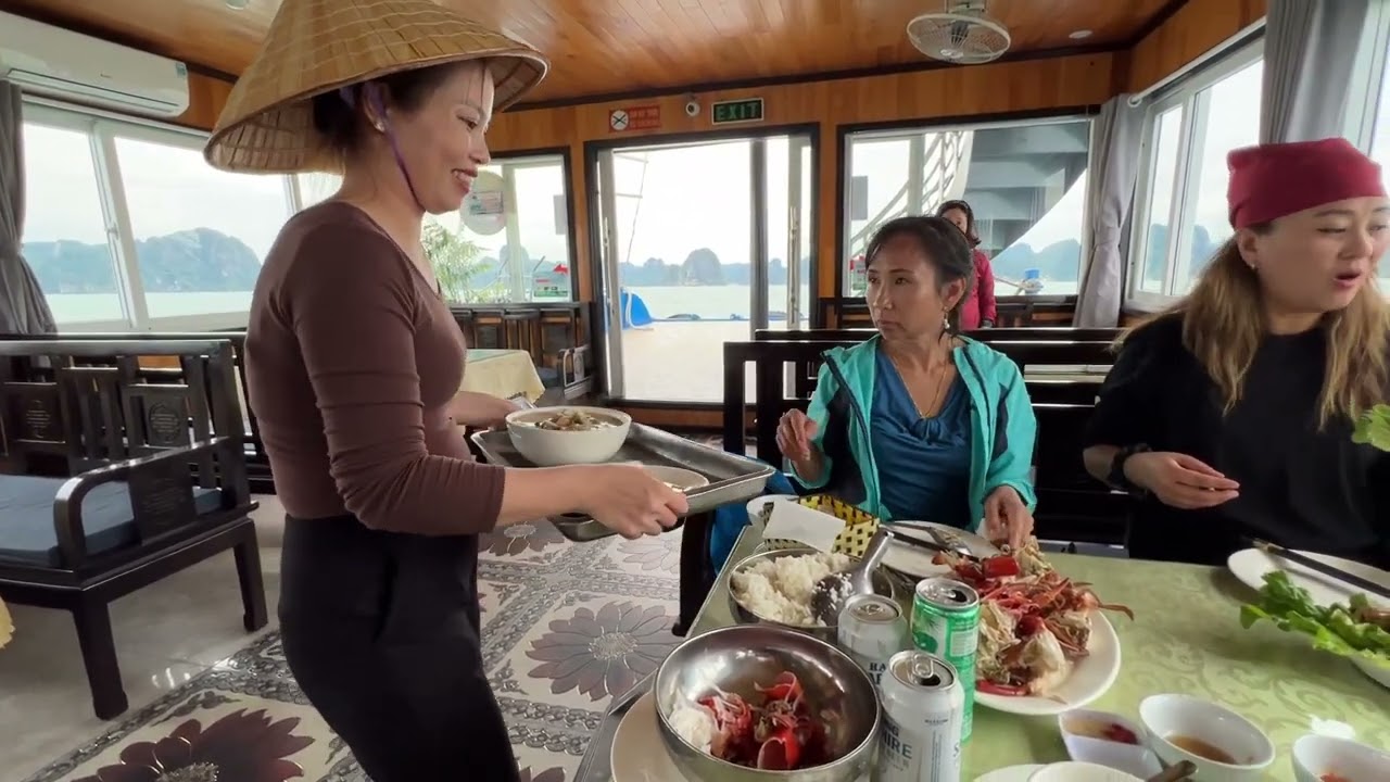Celebrity Solstice : Ha long Bay Vietnam