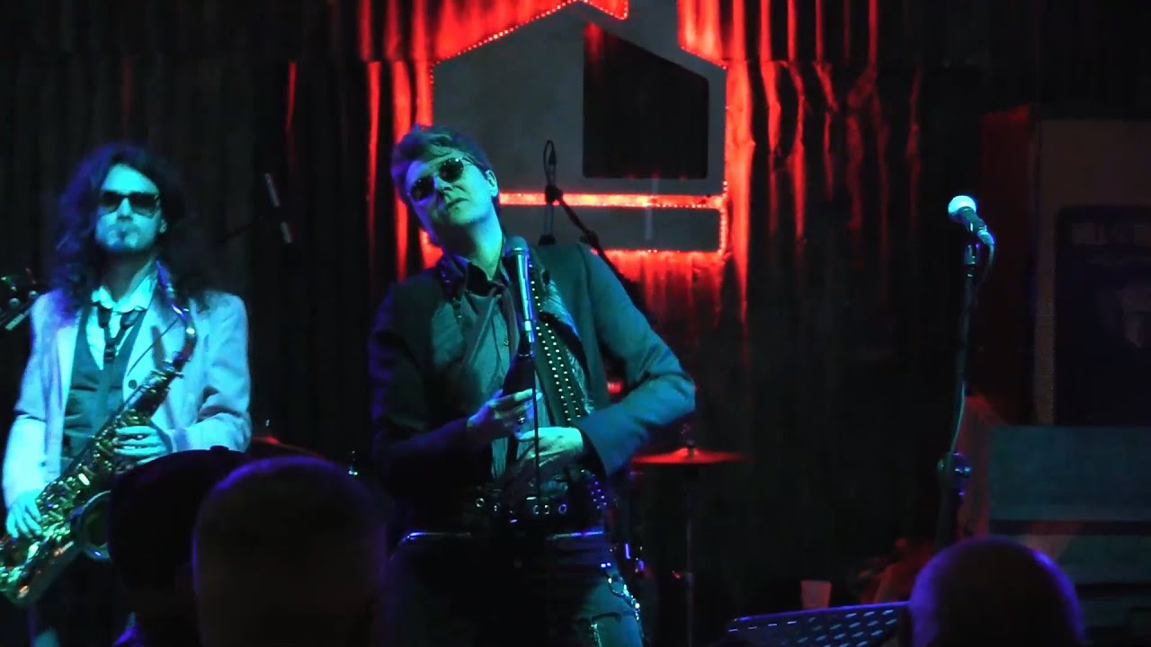 DAVID BOWIE MOONAGE DAYDREAM Live performed by Aladdin Insane David Bowie Tribute at Lanificio 159