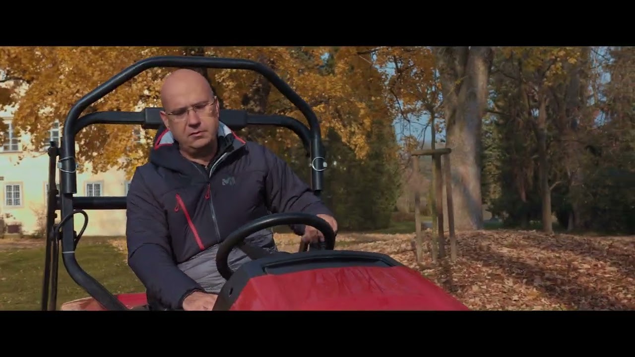 Profesionální žací traktor SECO MP 122D
