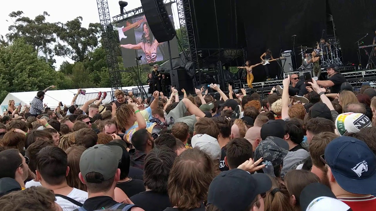 The Veronicas - Untouched + wall of death [Live] at Good Things 2019 Melbourne