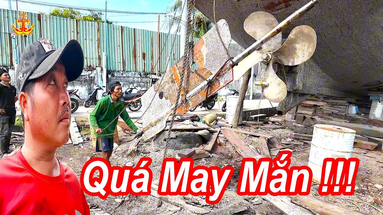 Chủ Ghe Còn Khá May Mắn || Hên Là Chân Vịt Không Bị Gì