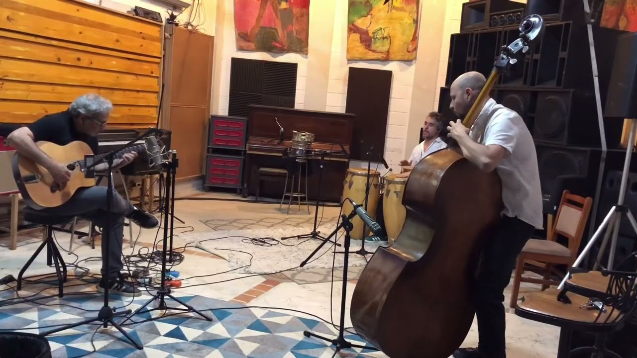 Bina Coquet e Falsos Baianos “Como Uma Onda”