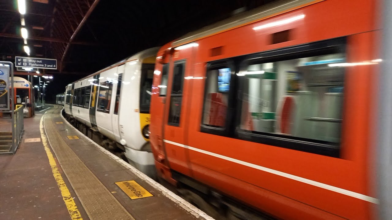 Gatwick Express 387 213 + Ex Great Northern | Southern Class 387 123 passing Portsmouth & Southsea