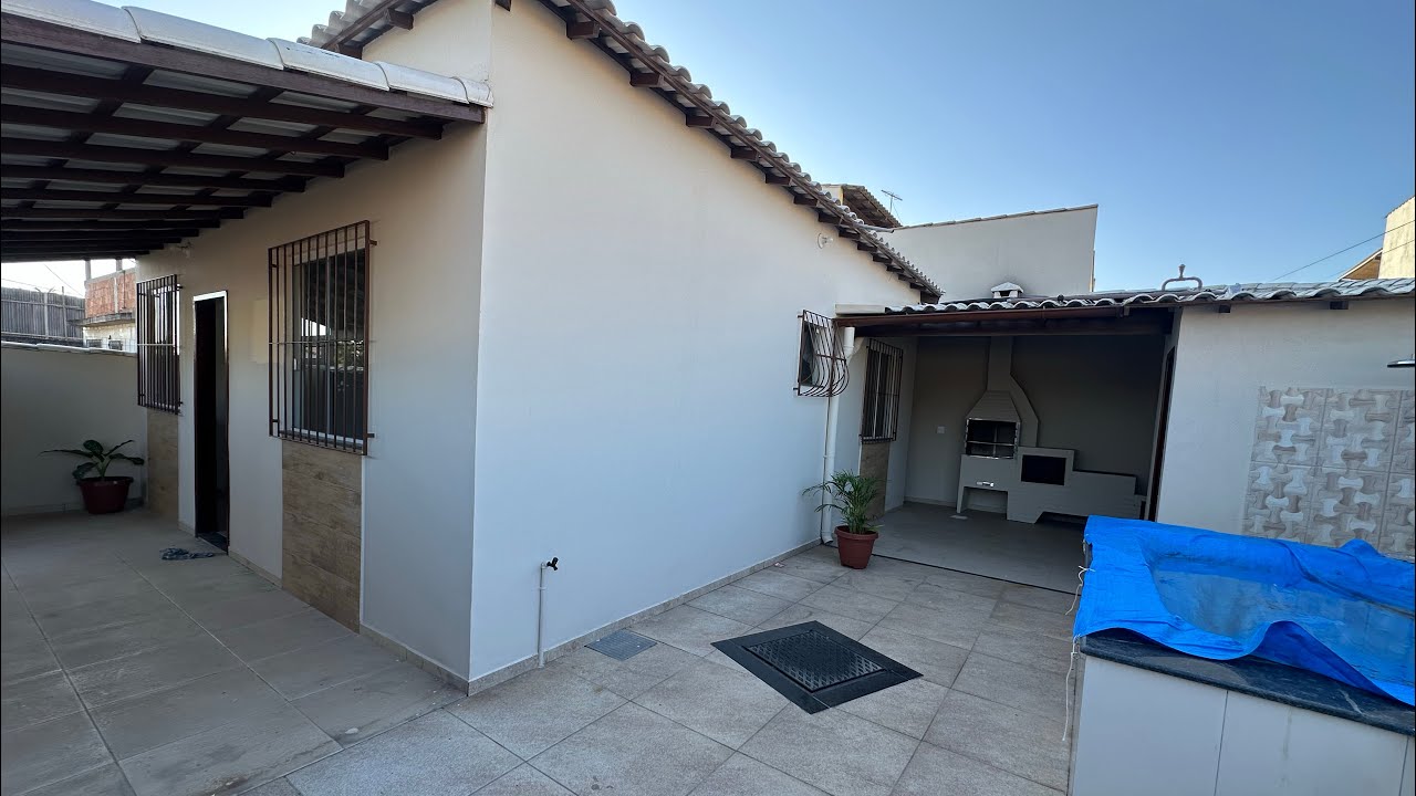 Linda casa com piscina no Centro de Unamar - Cabo Frio
