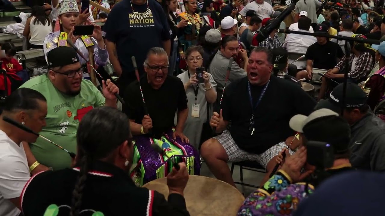 Whitefish Bay Singers at Manito Ahbee Festival 2023