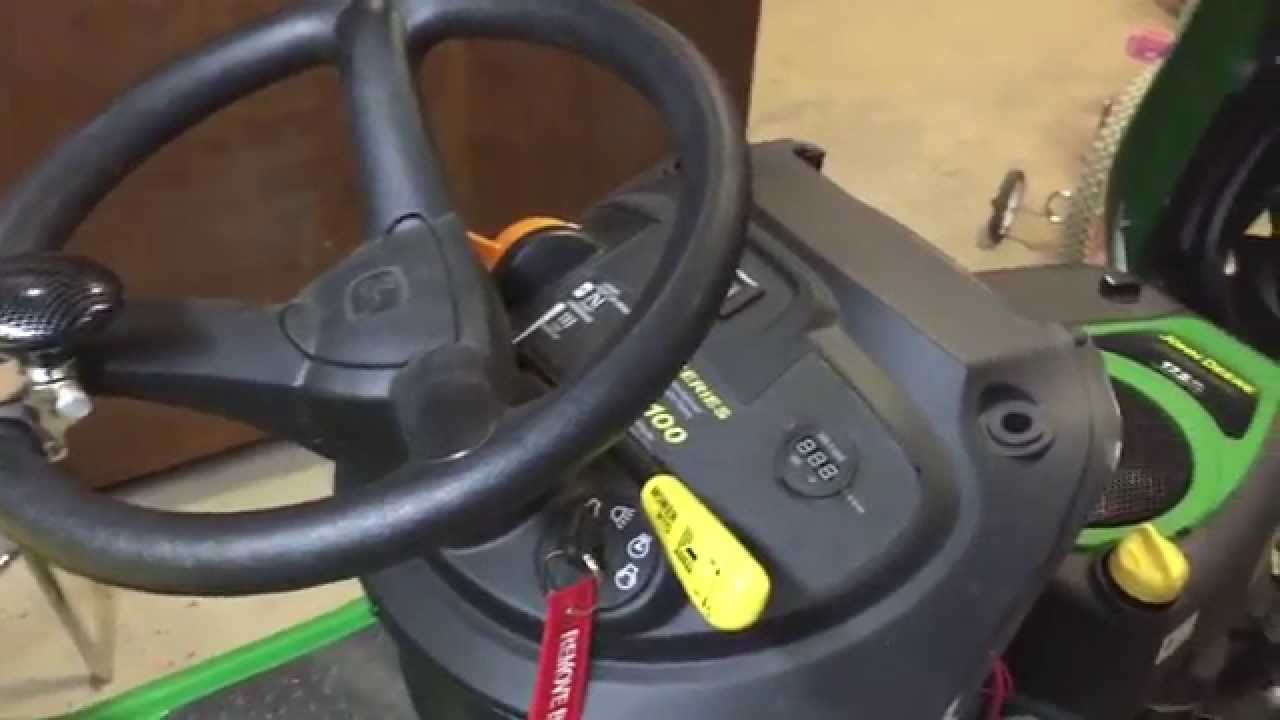 Установка вольтметра на газонный трактор John Deere