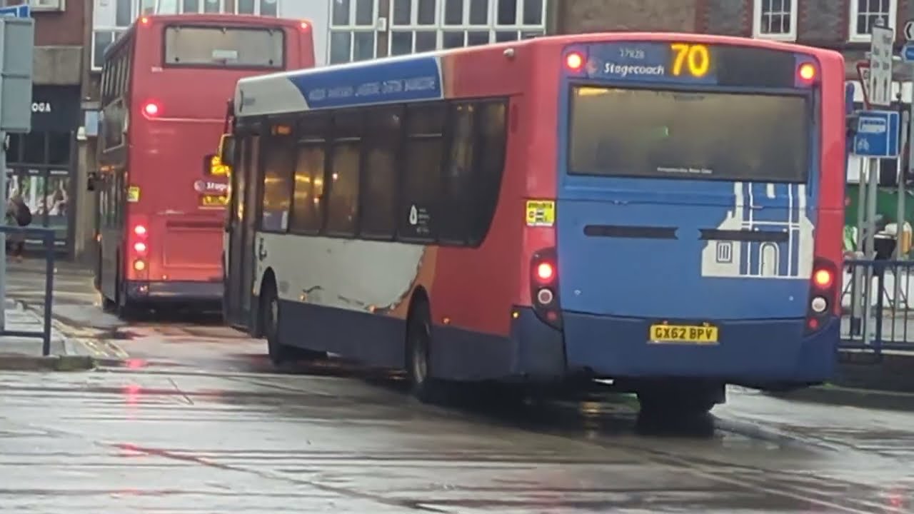 Here is the Stagecoach bus 27828 on the number 70 in Guildford with the 76 livery 