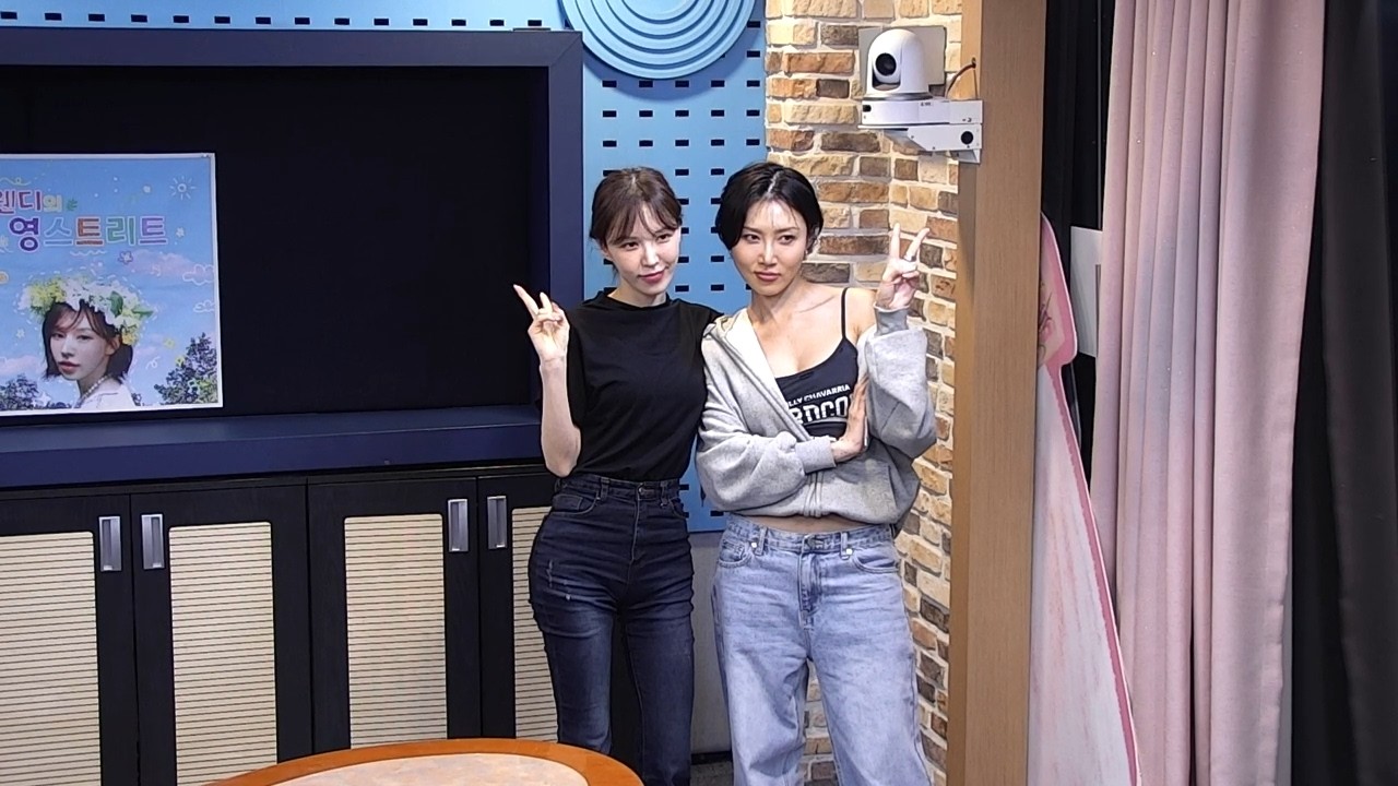 SBS Power FM '웬디의 영스트리트' / Wendy's Youngstreet EP 392 / guest HWASA (화사) / 2026.04.15