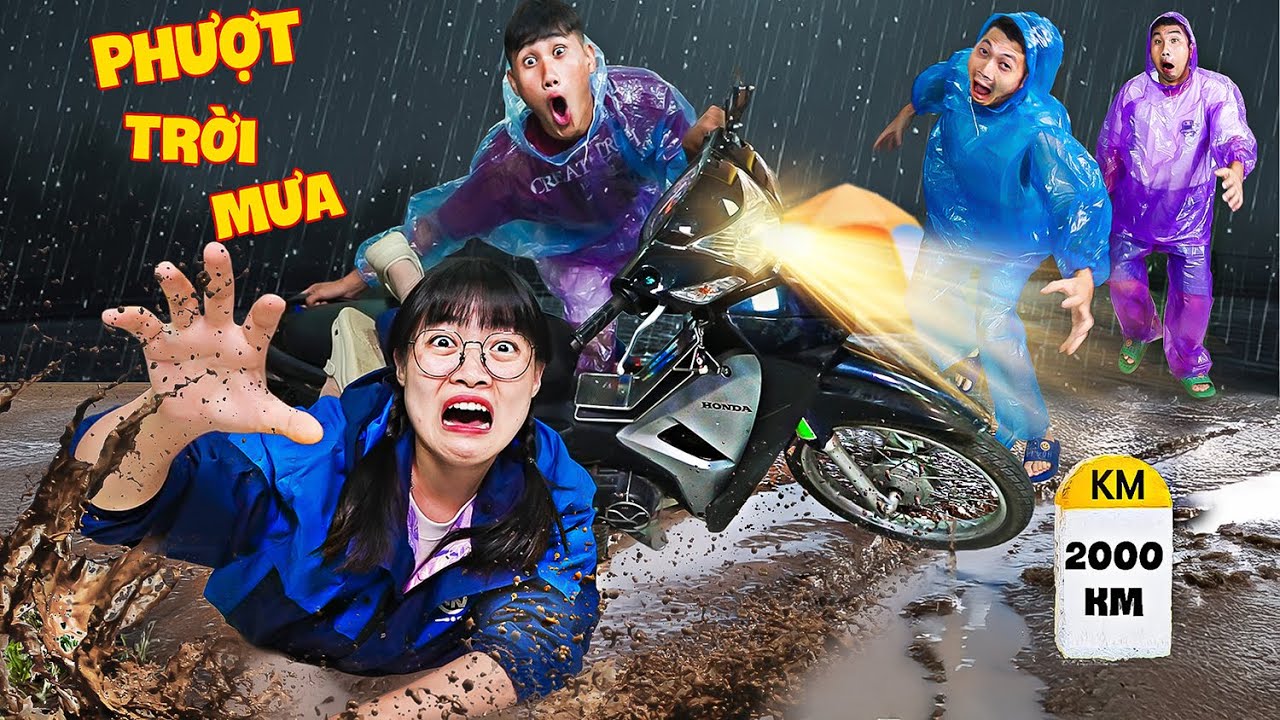 Hà Sam Mặc Áo Mưa Đi Phượt Bằng Xe Máy - Vietnam motorbike trip