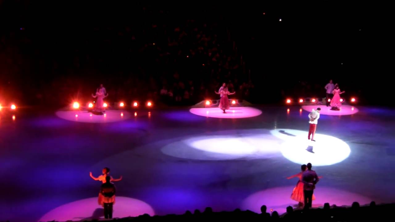 Disney on Ice - Princes & Princesses dancing