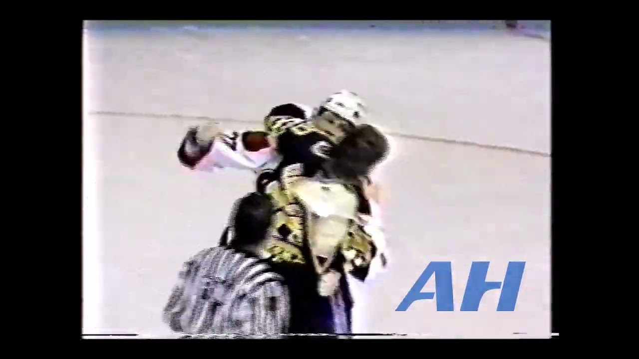 NHL Mar. 31, 1990 Shayne Corson,MTL v Bob Sweeney,BOS Montreal Canadiens Boston Bruins