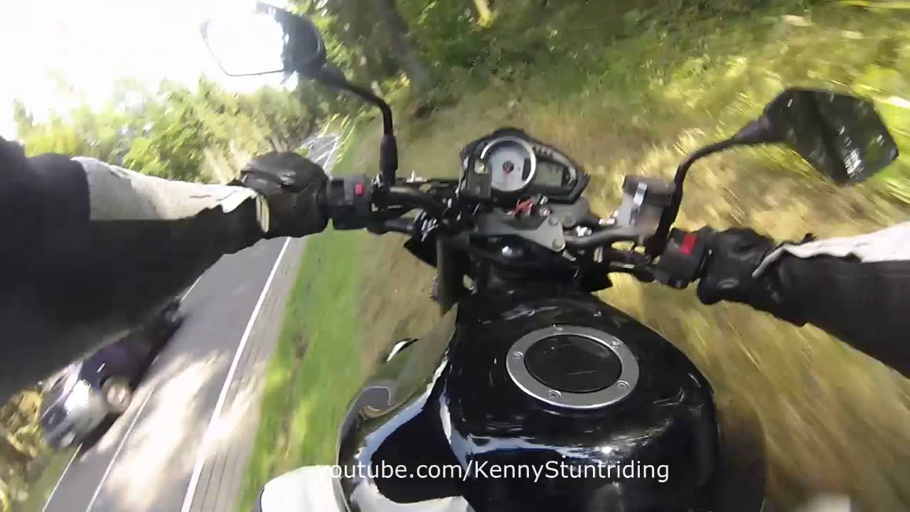 Kawasaki crashes no help from other Biker