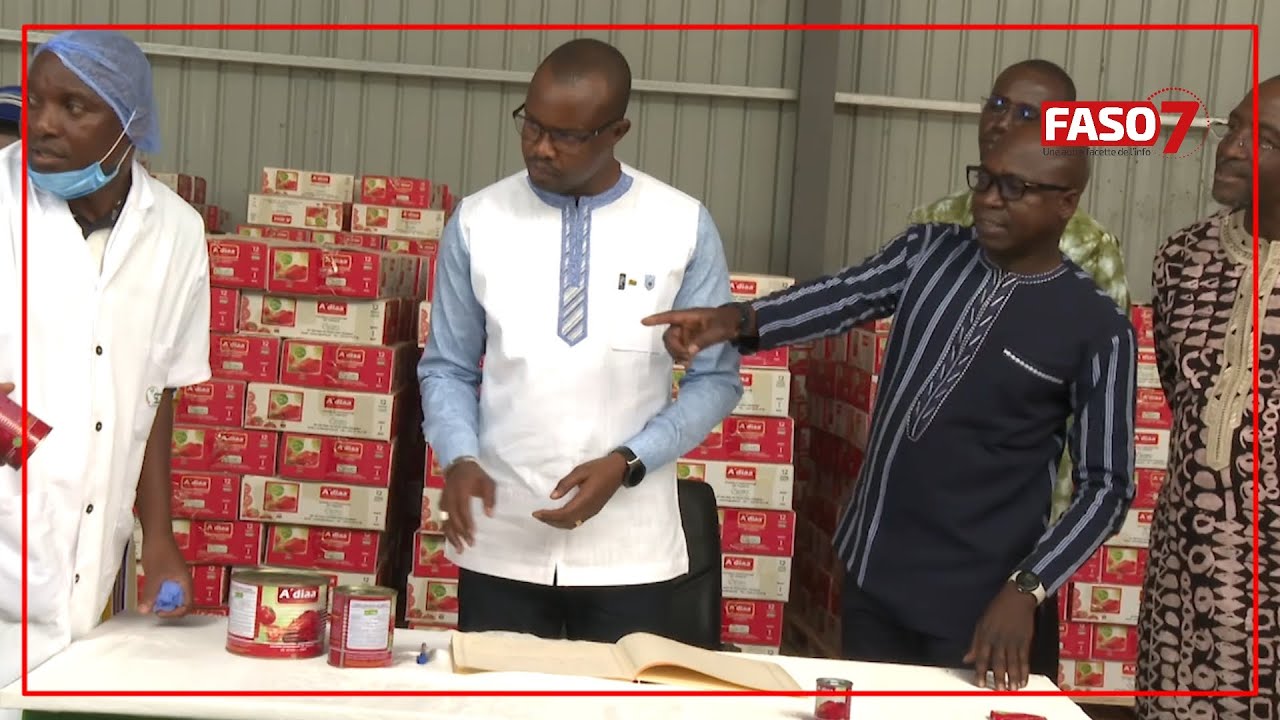 Burkina Faso : Rimtalba Ouédraogo visite l'usine de transformation de tomates SOBTO