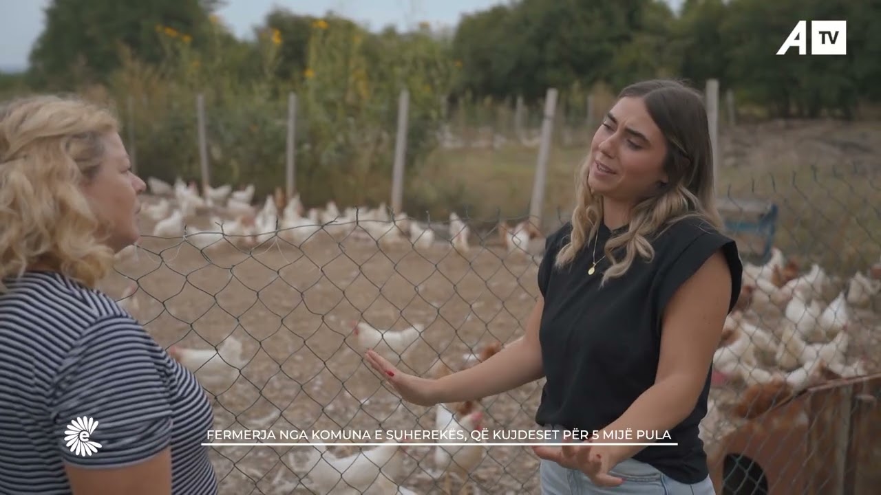 Fermerja nga Suhareka që jeton mes 5 mijë pulave