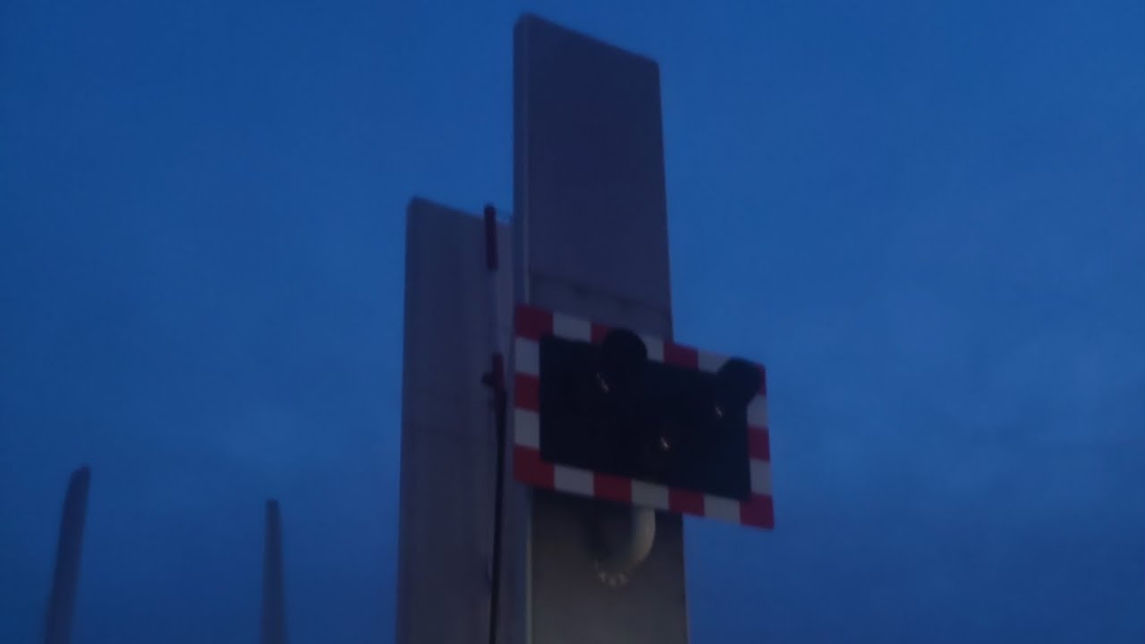 Gull wing bridge lift up