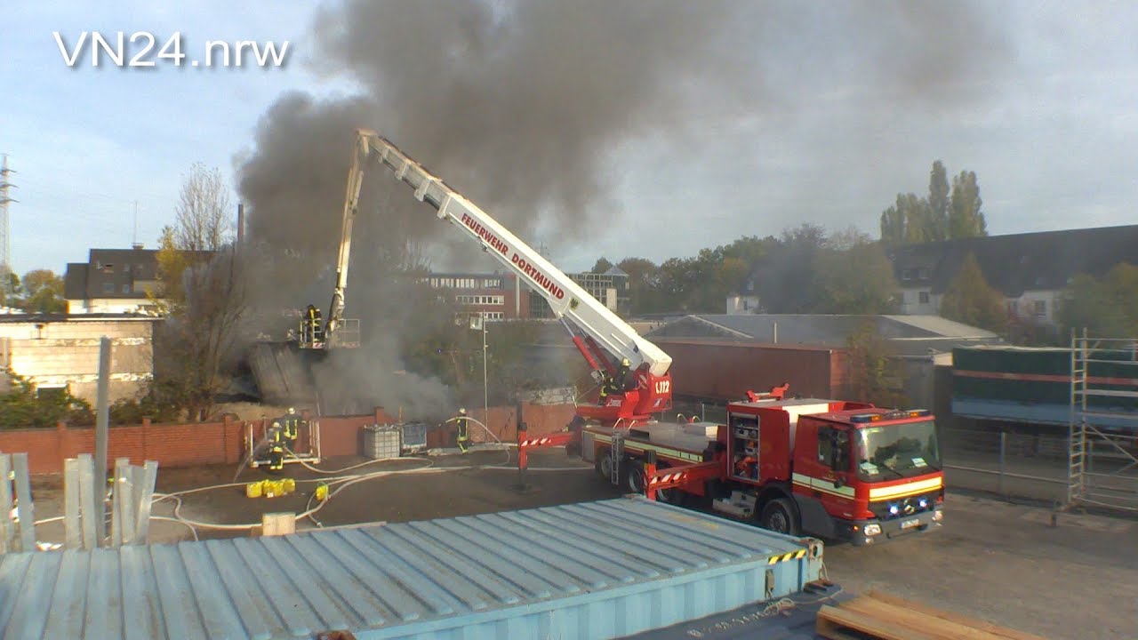 20.10.2018 - VN24 - Feuer in Dortmund Lindenhorst erzeugte starke Rauchentwicklung