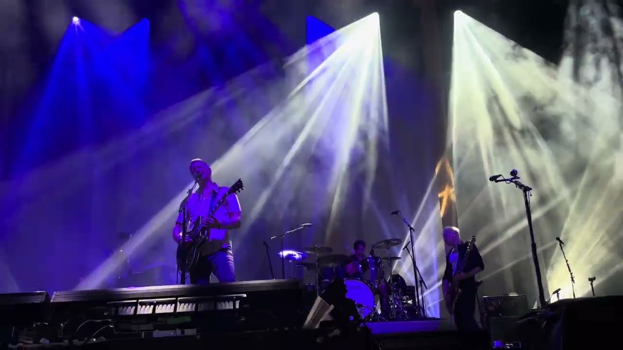 10. I Appear Missing - Queens of the Stone Age @ Budapest