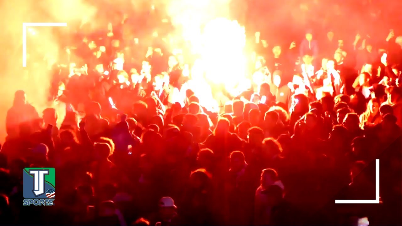 WATCH: Thousands of Manchester United fans INVADE Melbourne STREETS