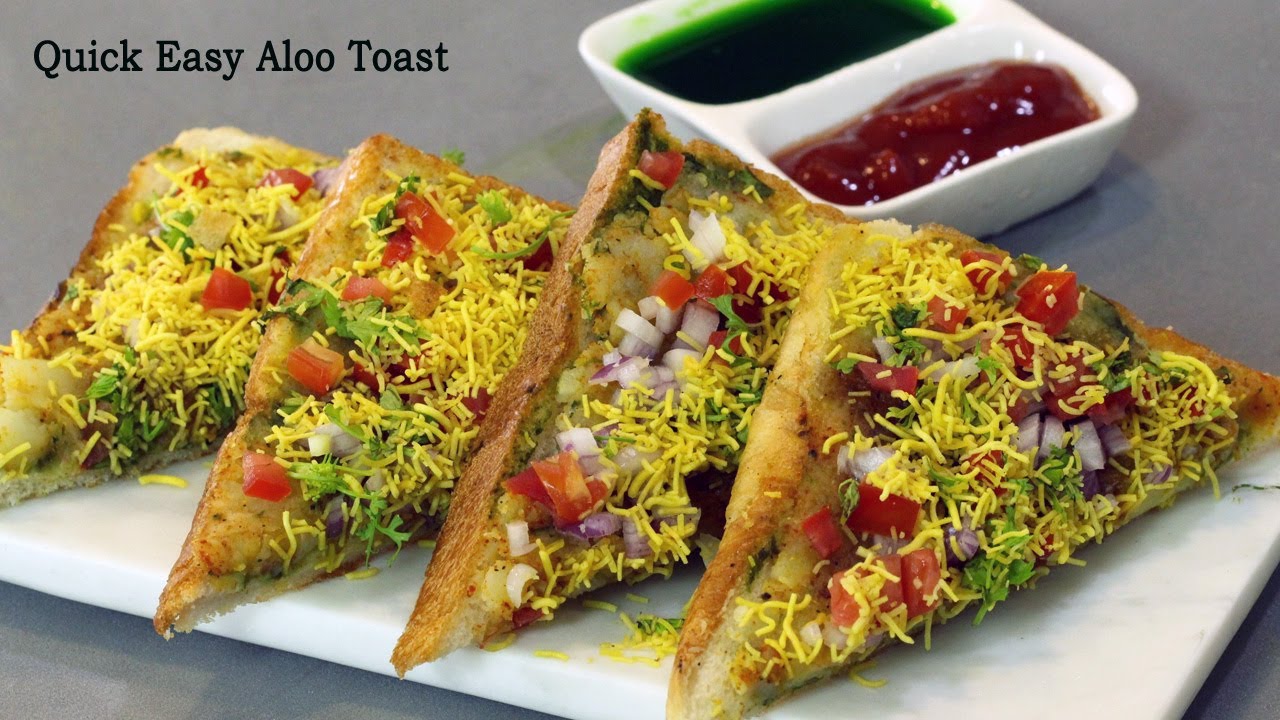चटपटा स्ट्रीट स्टाईल क्रिस्पी आलू टोस्ट | Aloo toast Recipe in Hindi | Street Food | MadhurasRecipe