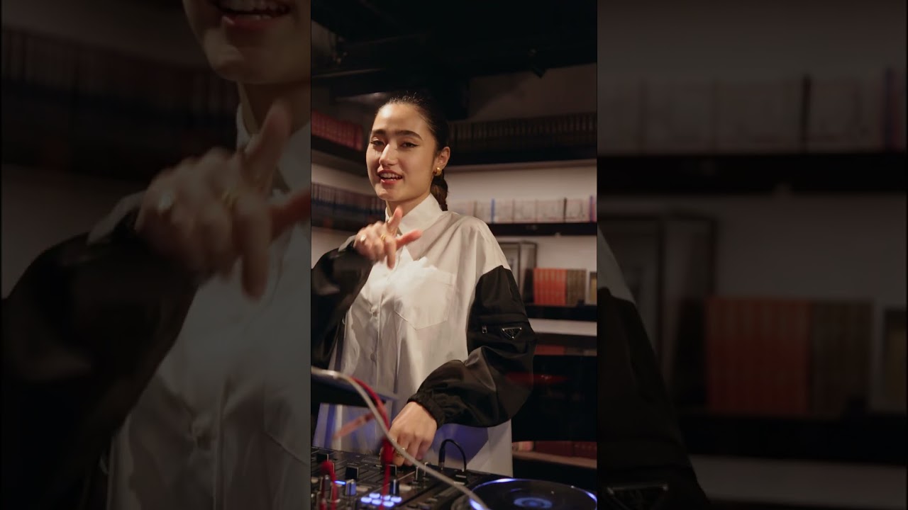 【PRADA HOLIDAY Music by PARISA】