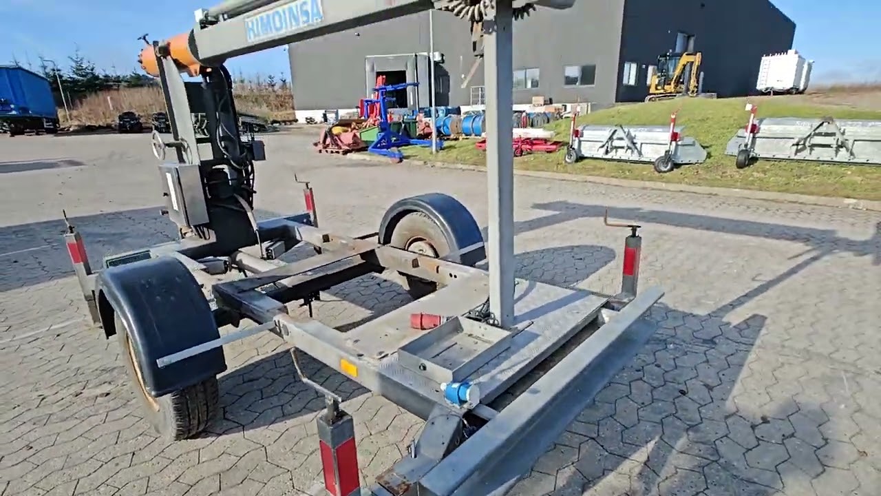 B2B Auctions A/S / IBERICA DE REMOLQUES S.A. Specieltrailer med el-hydraulisk opklapbar mast.