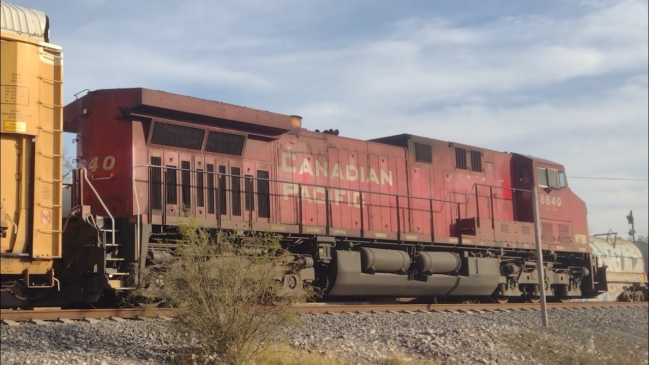 Tren Automotriz de CPKC Con Remota al Final Por Falta de AFT En PK-690-590 Waldey SLP.....