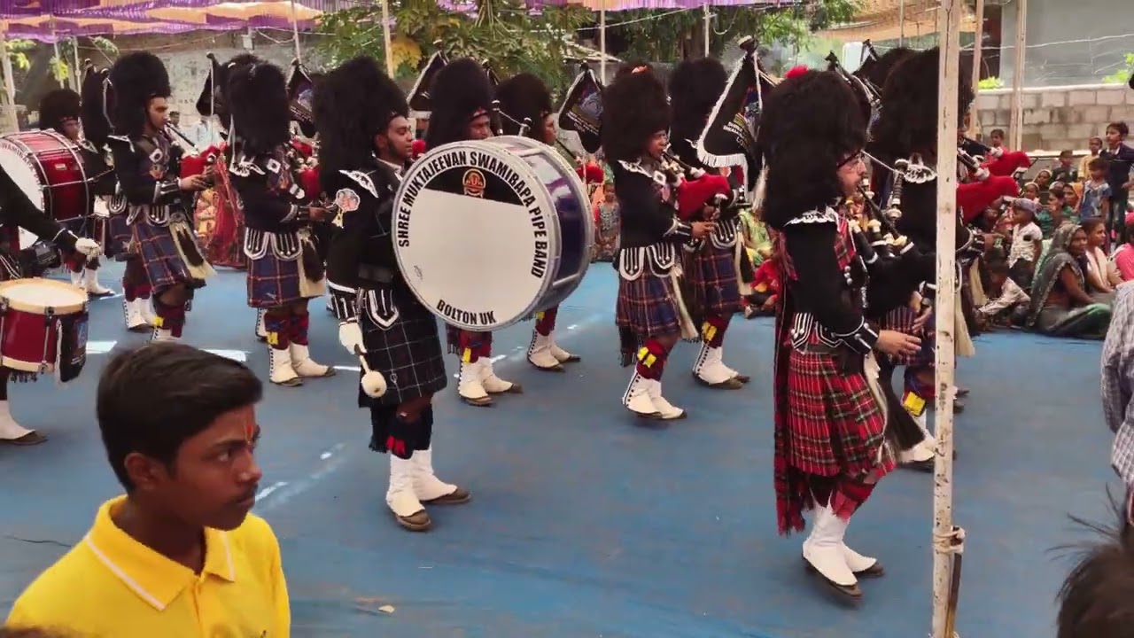 Shree Muktajeevan Swamibapa Pipe Band, in Panchmahal (@ Dhandhalpur Swaminarayan Mandir)