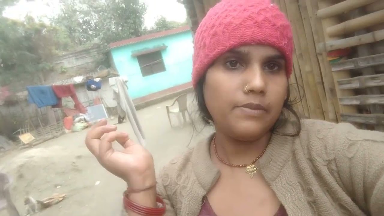 हेलो फ्रेंड देख सकते हैं मैं क्या कर रही हूं कमेंट करके जरूर बताऊंगा वीडियो अच्छी लगेगी तो