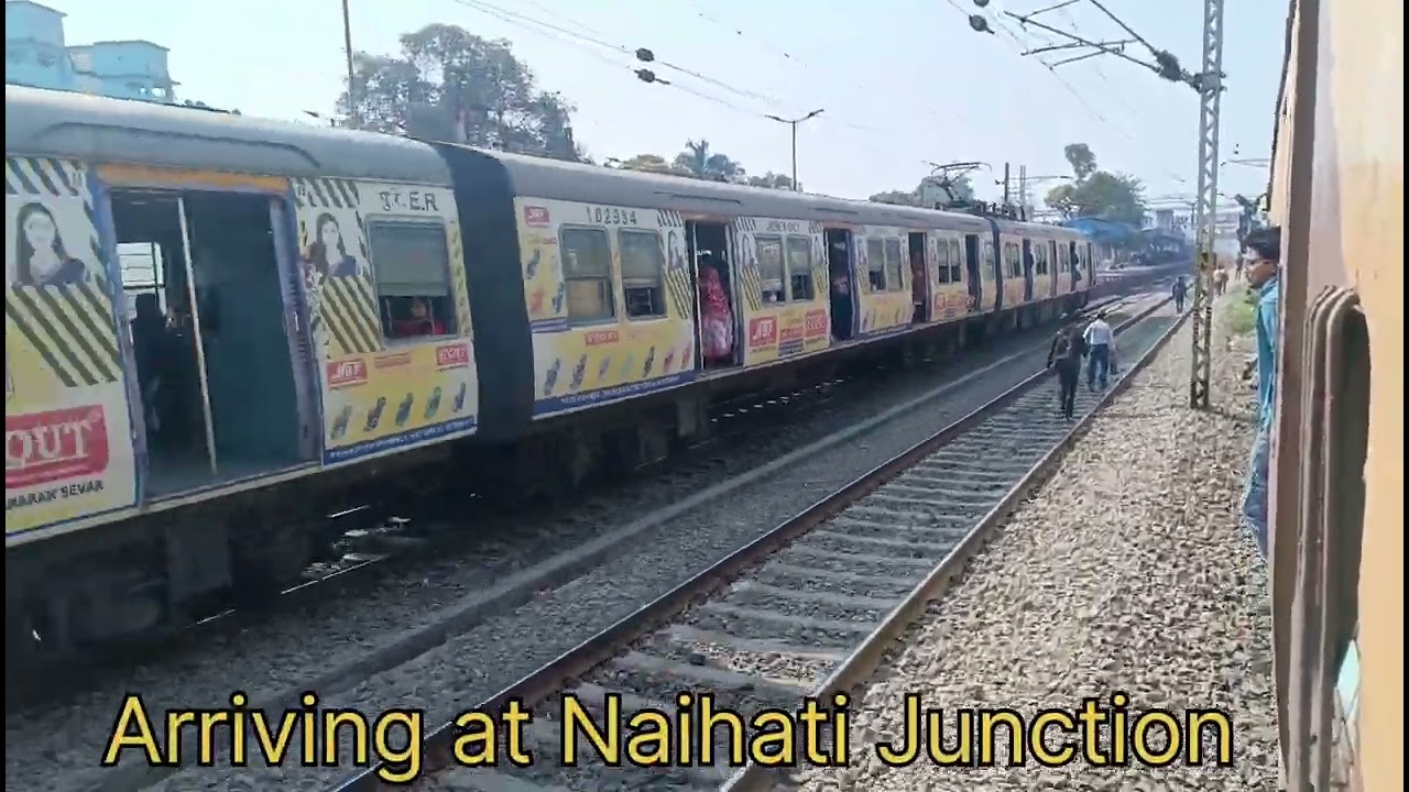 Ganga crossing, arrival and departure from Naihati || Asansol Sealdah Intercity Express 