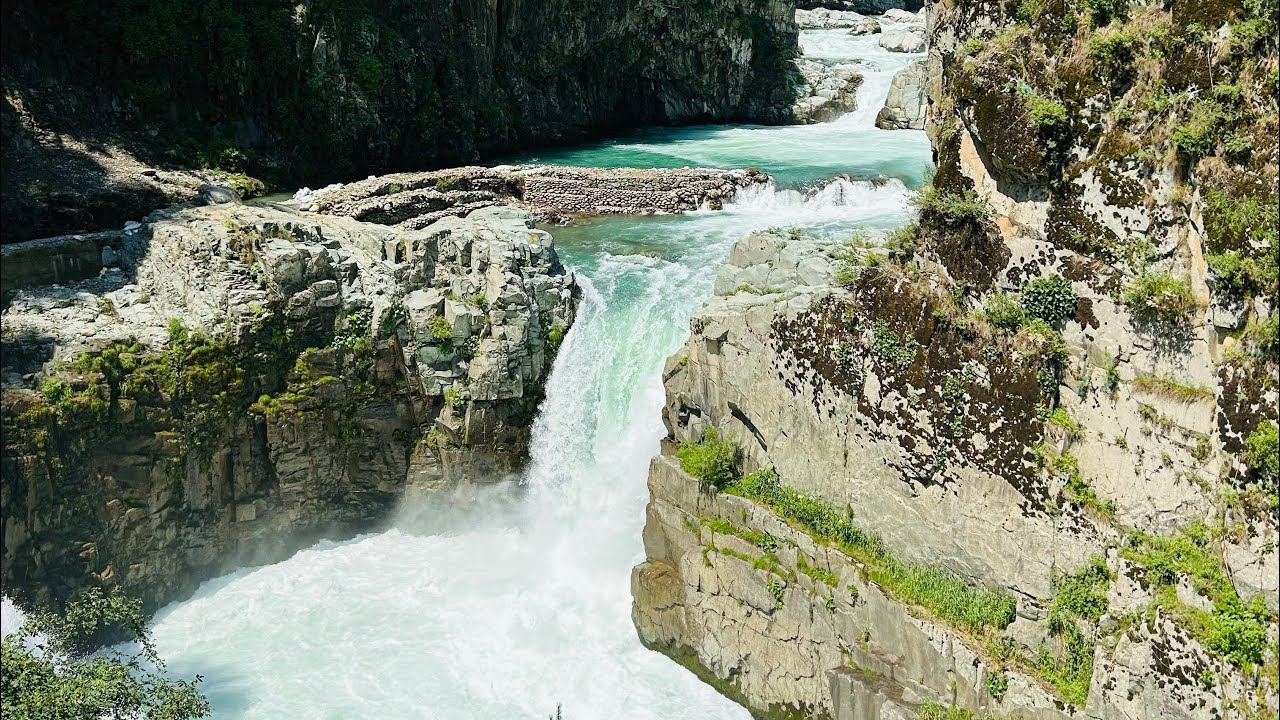 Jannat-e-Kashmir: A Journey Through Paradise 🏔️✨