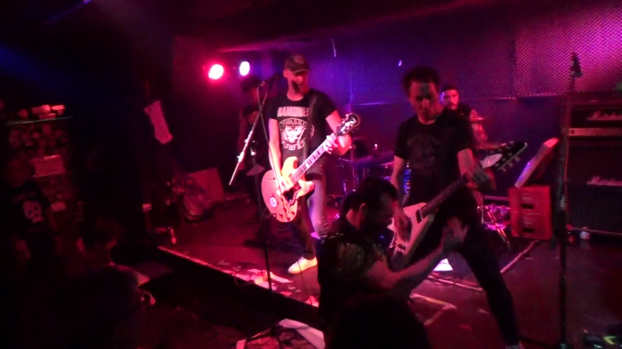 SNOBS - Sala MOGAMBO - TRINTXERPE (DONOSTIA) 08-06-2019