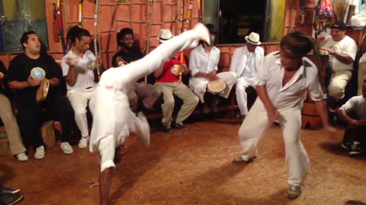 CAPOEIRA ANGOLA: MESTRE ZÉ BAIANO E MARCELO FINCO FORMATURA 2013