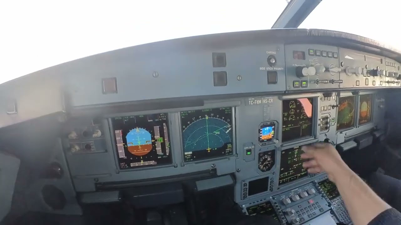 AIRBUS A320 AYT LANDING