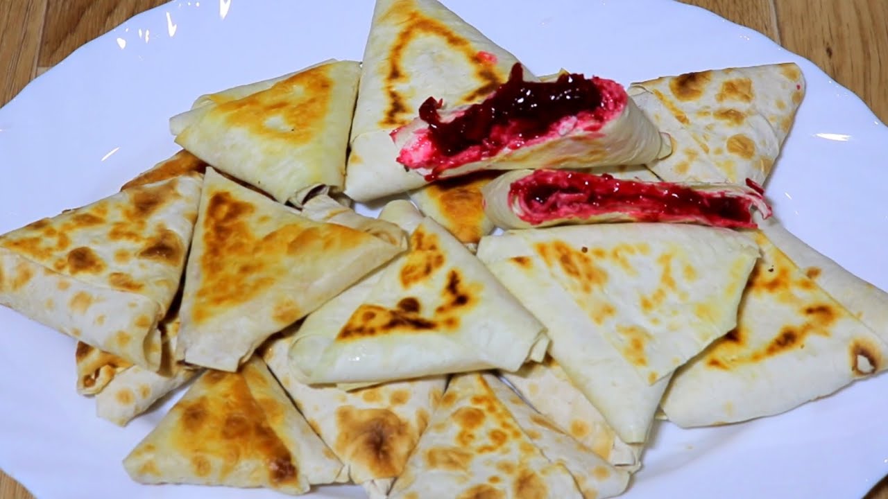 Треугольники из лаваша с начинкой на сковороде! Быстрая вкусняшка к чаю