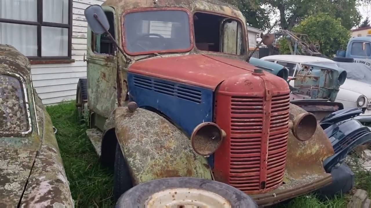 Hinds Classics garage New Zealand, Abandoned classics and treasure trove of spares.