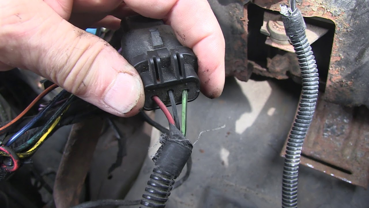 Проблема с фарами грузовика Ford. Ближний свет то включается, то выключается.