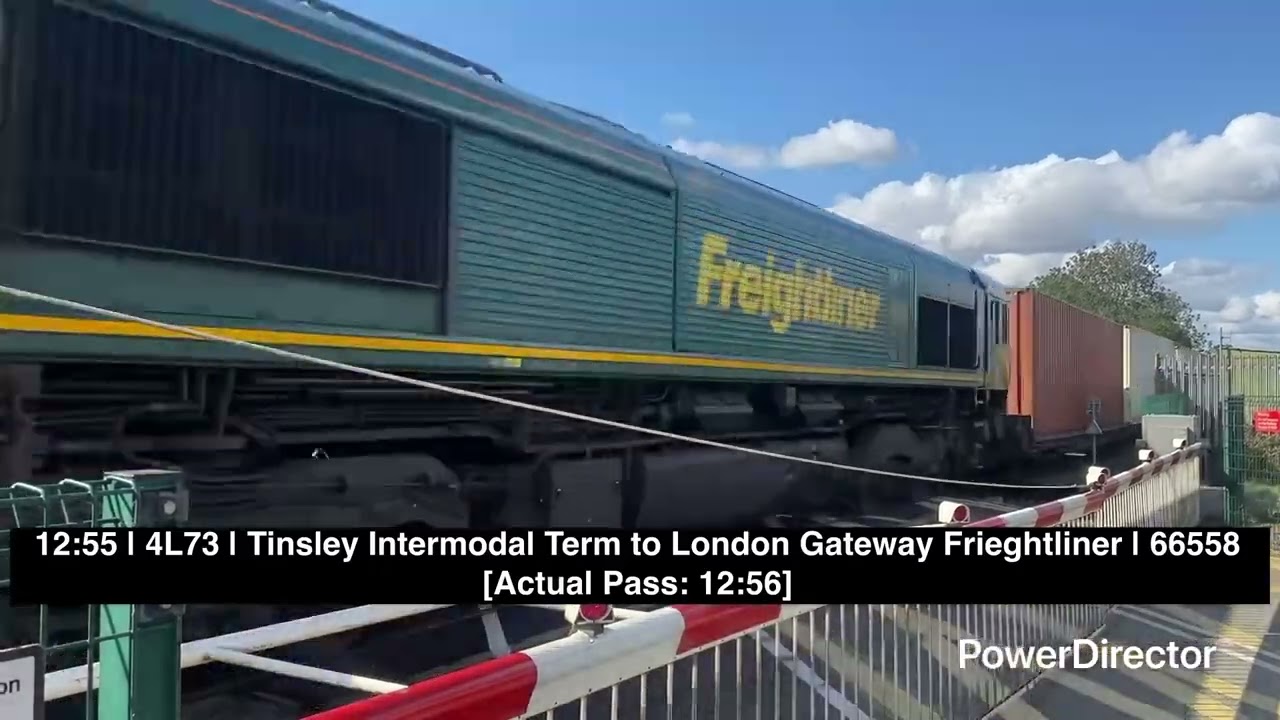 *Class 99 and Light Class 69* Saxilby Level Crossing (23/09/2025)